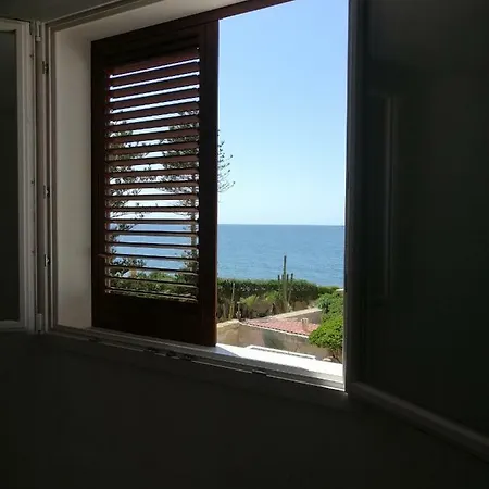 Holiday home A Due Passi Dal Mare Pizzolungo